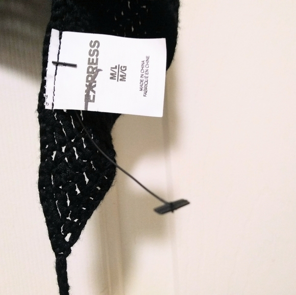 NWOT Knitted Halter-Like Crop Top - Picture 6 of 12